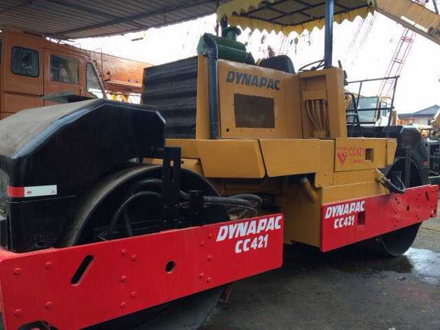 Rouleau de route d'occasion de machines de construction Dynapac CA30D CC211 CA251D